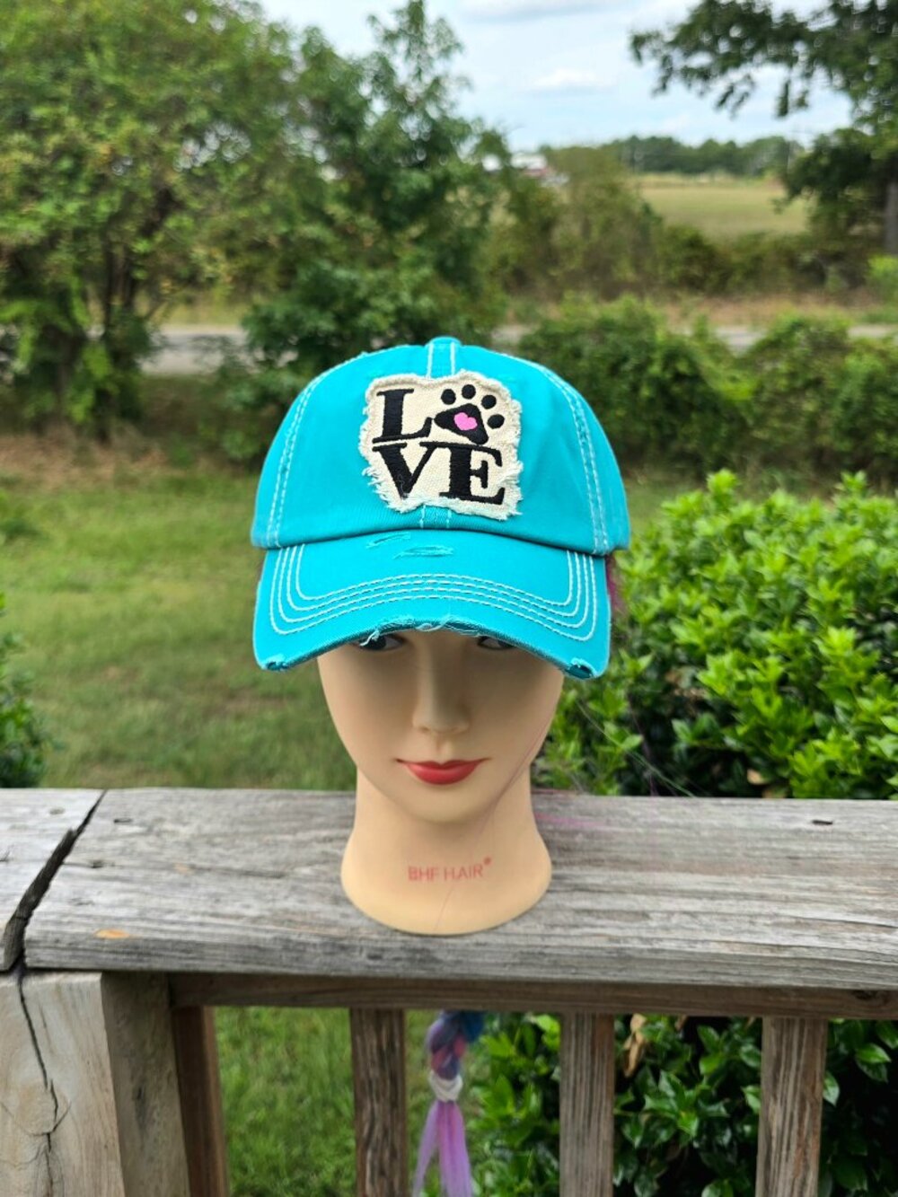 Ladies Turquoise Love "PAW" Hat new no tags